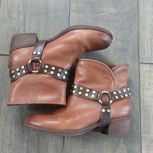 Ugg distressed Leather stud ankle boots 8